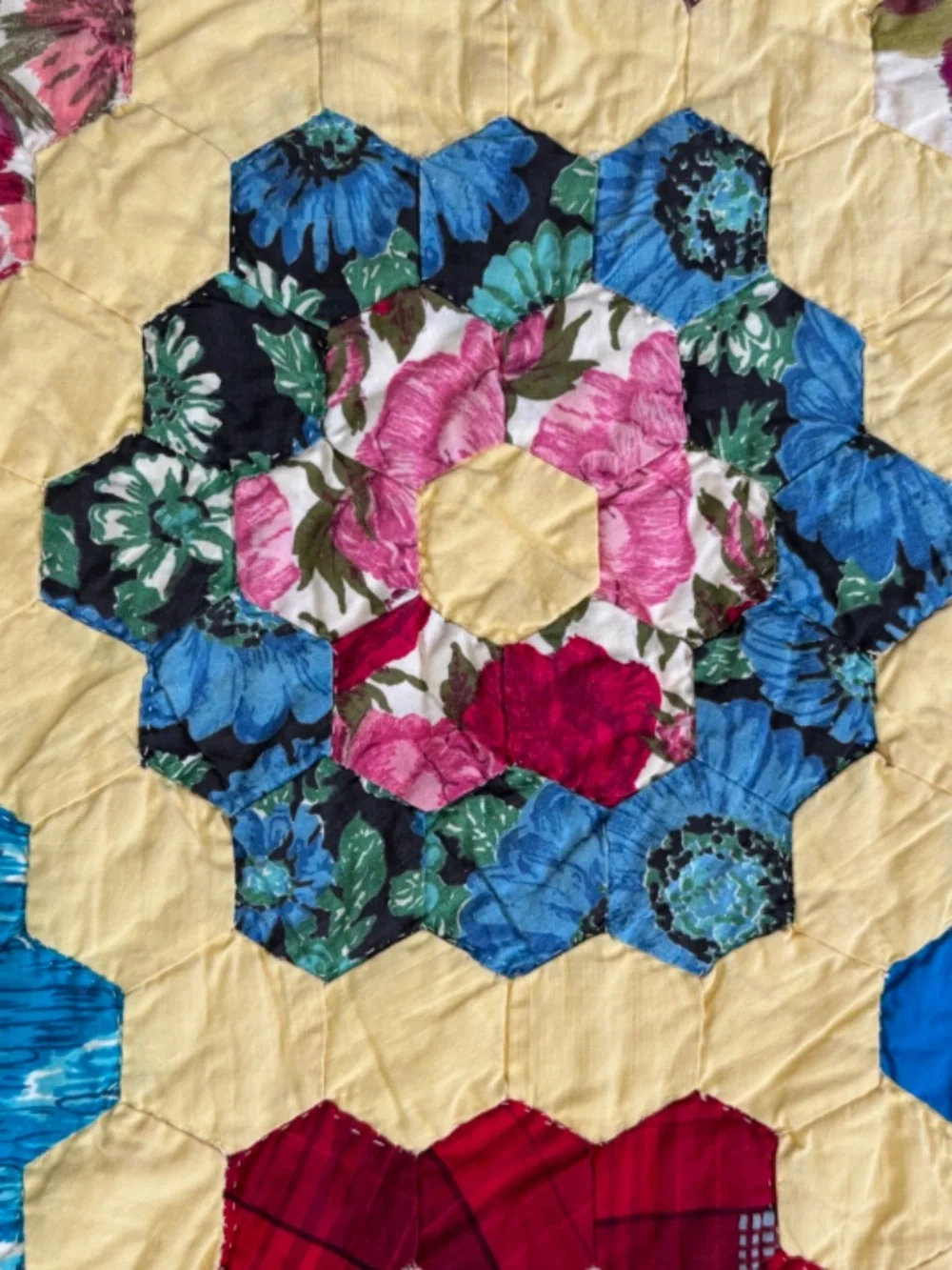 Vintage Grandmother’s Flower Garden Hexagon Quilt - Picture 8 of 9